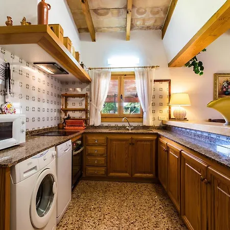 Zweizimmerhaus Mit Schoenen Aussichten In Der Naehe Von
